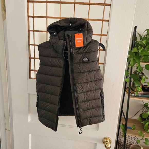 NWT Womens SuperDry Code MTN Fuji Padded Gilet Puffer Jacket XS US Size 4 - Picture 1 of 8